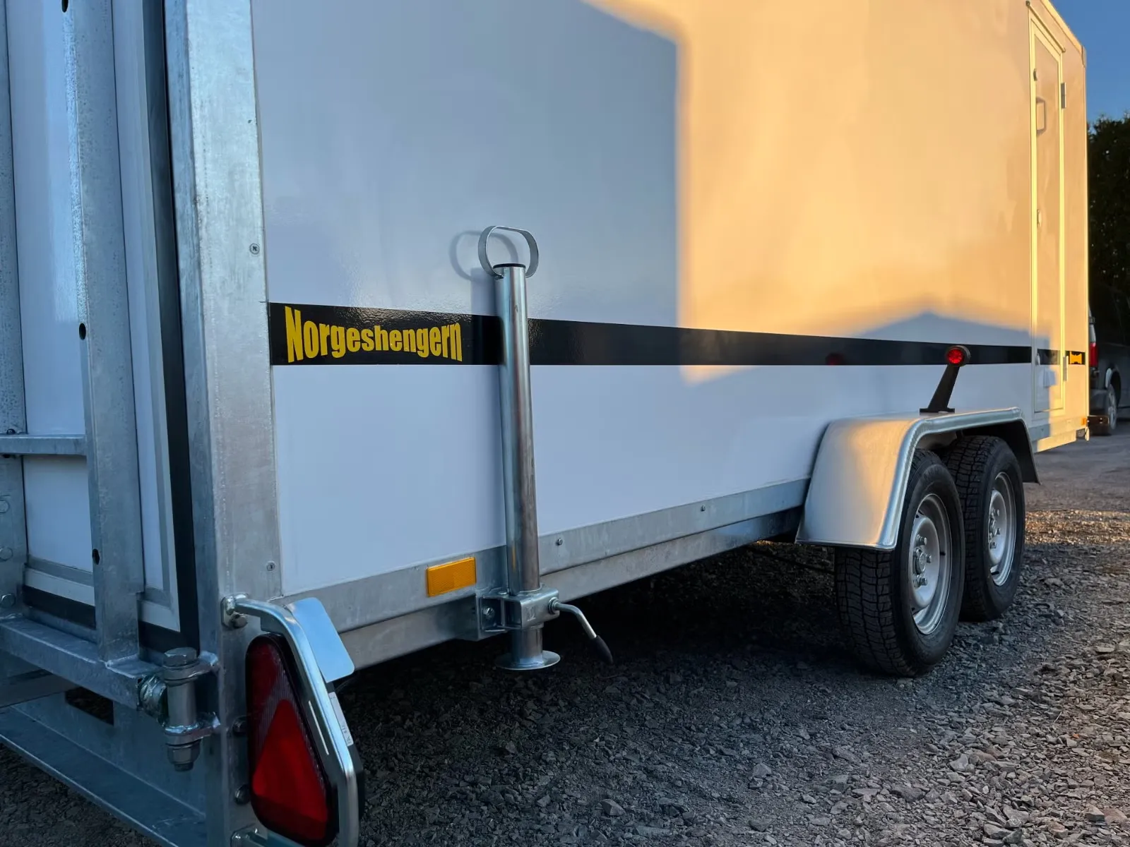 Anhänger F2750 - Kofferanhänger mit 5 m Ladefläche (20 m³) – Bild 3