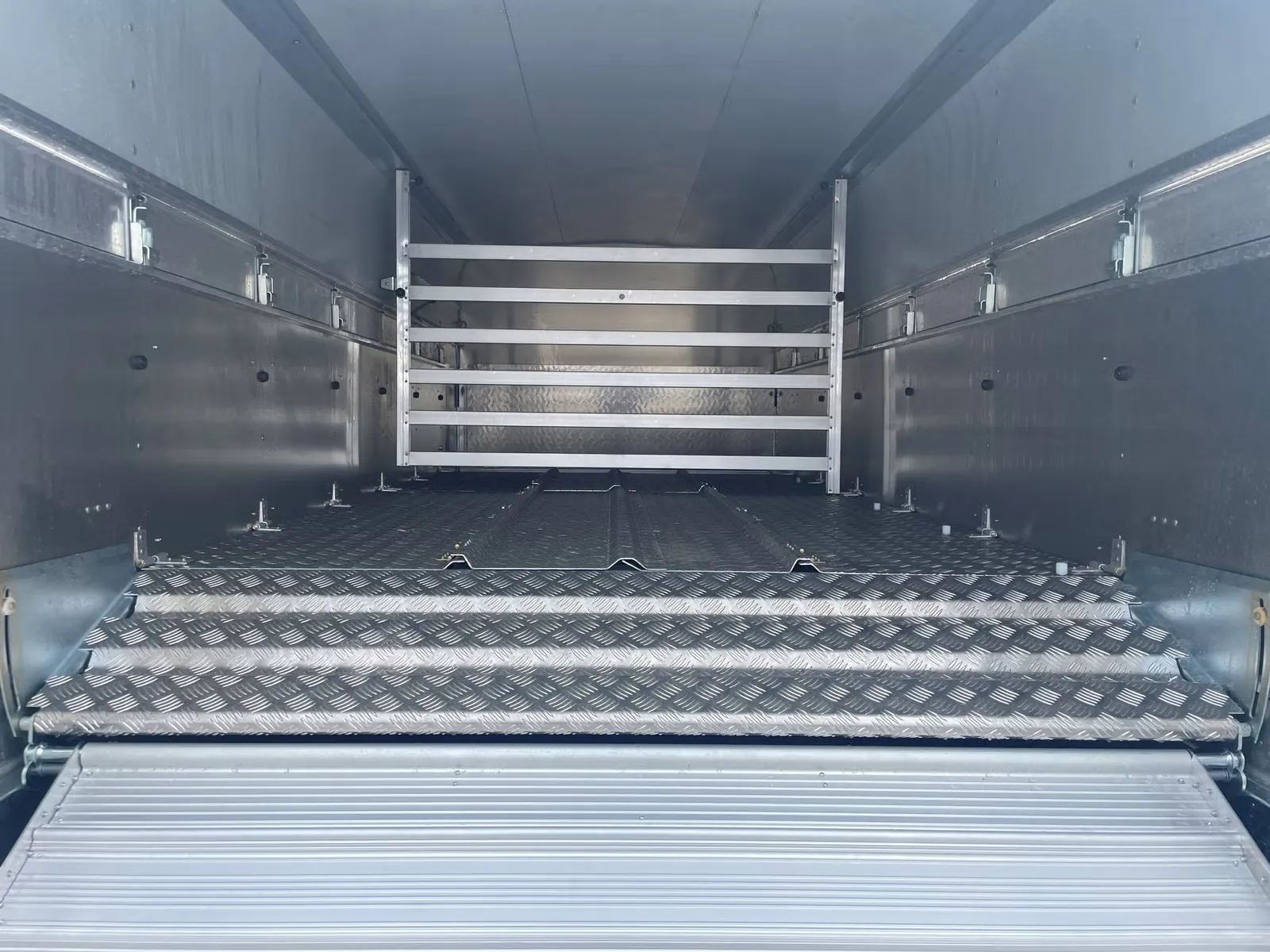 Viehanhänger Ifor Williams TA510 14×7 (Doppelstock / EasyLoad) – Bild 6
