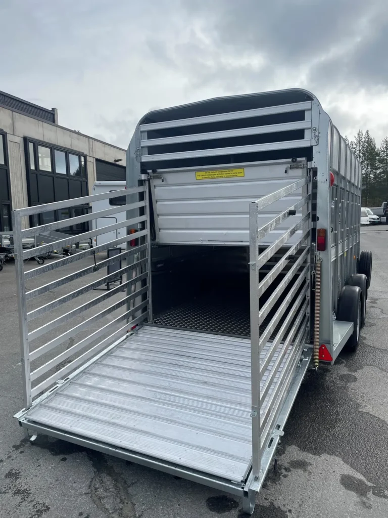 Viehanhänger Ifor Williams TA510 14×7 (Doppelstock / EasyLoad)