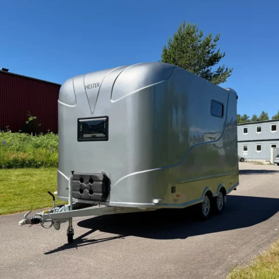 Anhänger Steinsberger 3-Pferde-Transporter mit Wohnabteil (Living Quarters) – Bild 5