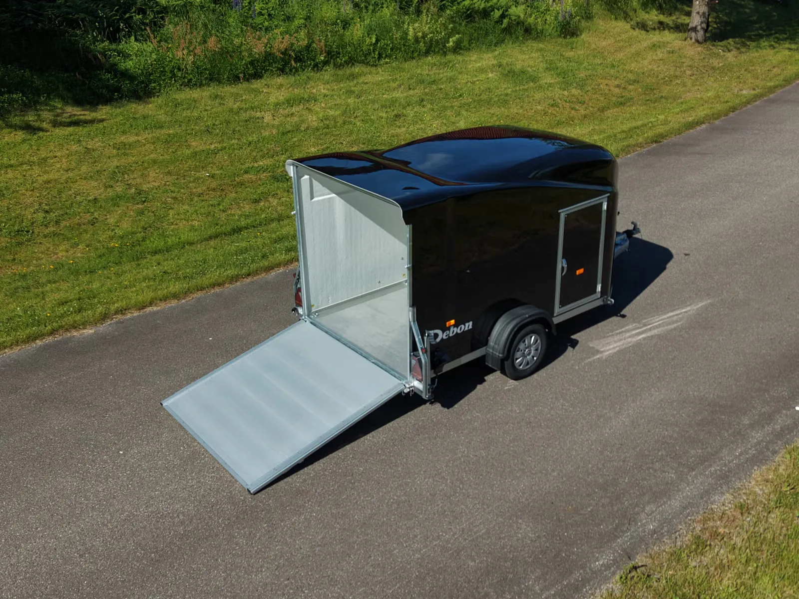 Anhänger Debon Cargo XL (mit Seitentür) - Aerodynamischer Polyester-Kofferanhänger – Bild 5