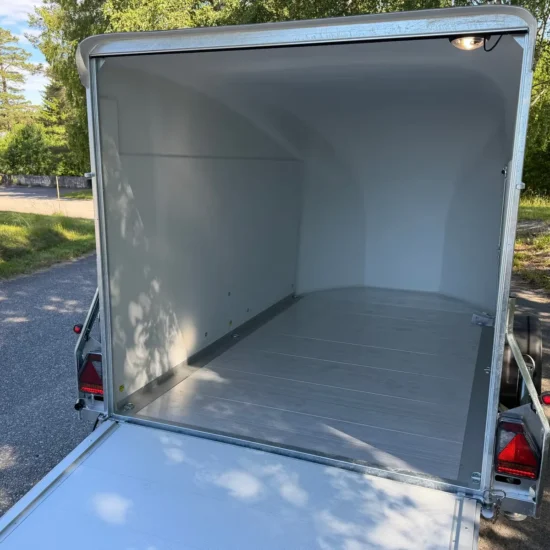 Anhänger Debon Cargo XL (mit Seitentür) - Aerodynamischer Polyester-Kofferanhänger – Bild 6