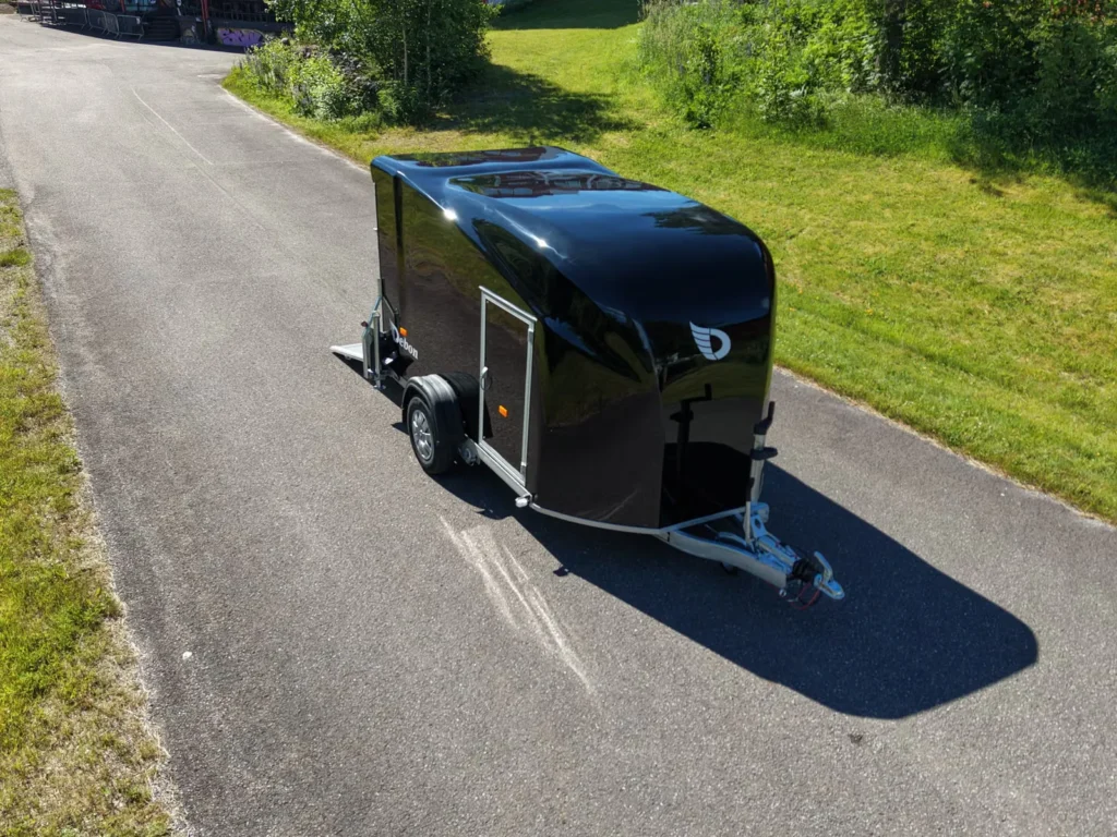 Anhänger Debon Cargo XL (mit Seitentür) - Aerodynamischer Polyester-Kofferanhänger