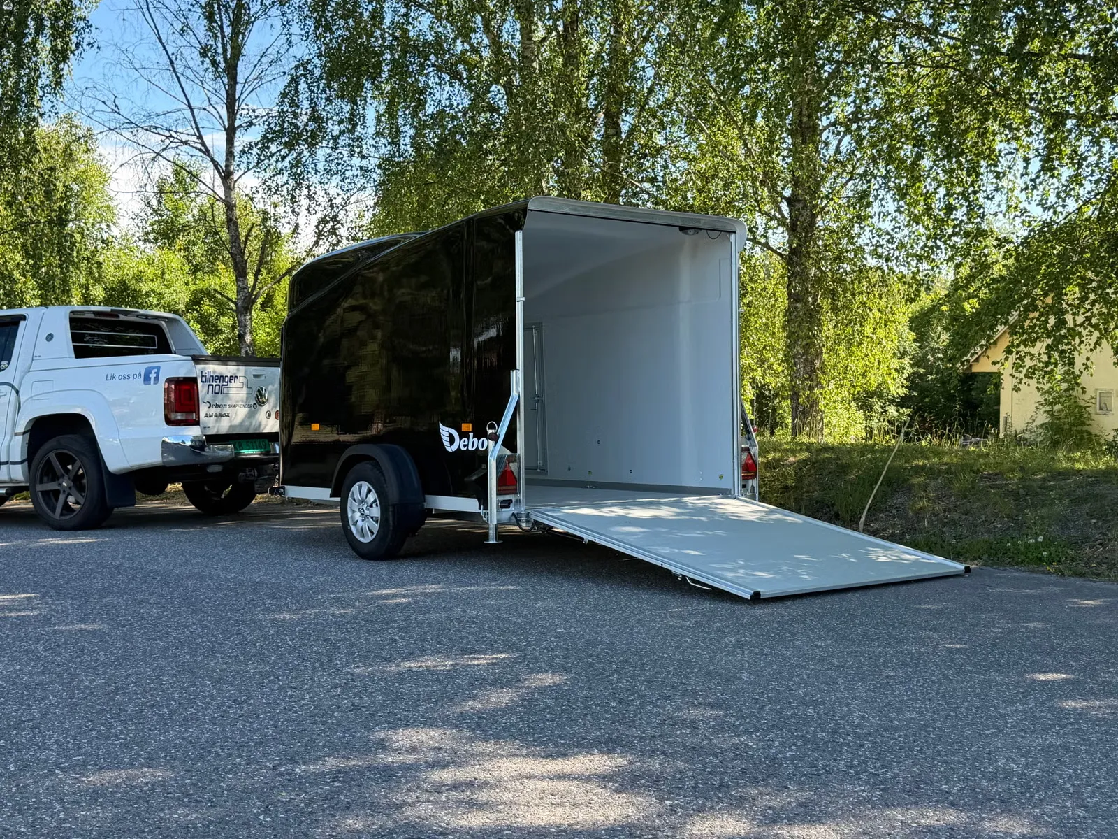 Anhänger Debon Cargo XL (mit Seitentür) - Aerodynamischer Polyester-Kofferanhänger – Bild 8