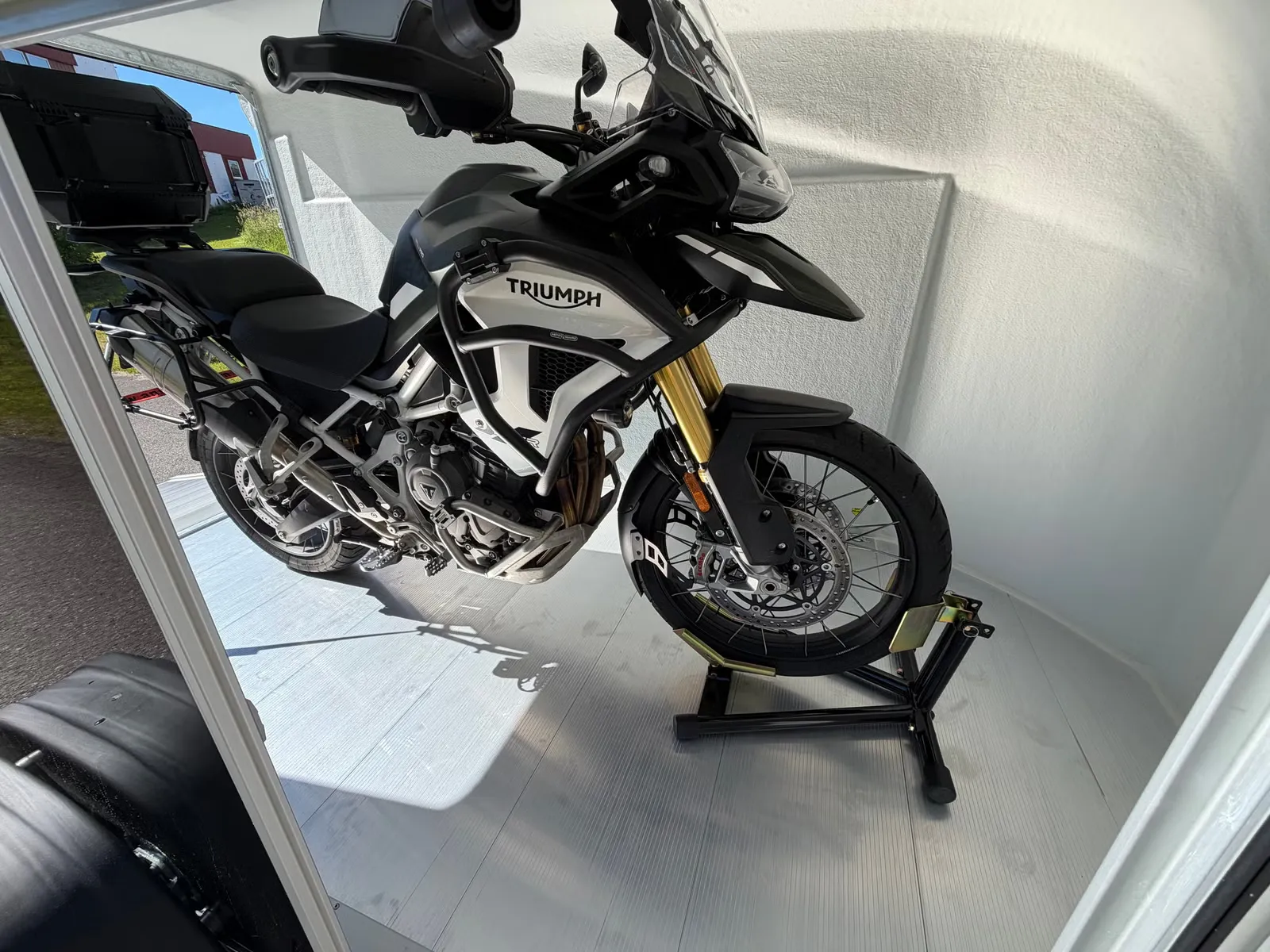 Anhänger Debon Cargo XL (mit Seitentür) - Aerodynamischer Polyester-Kofferanhänger – Bild 9
