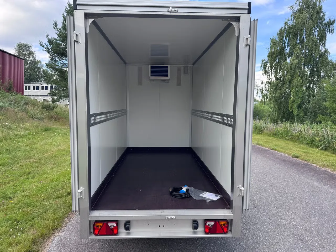 Wiks Cooling Box Kühlanhänger - 2700kg Kühlkoffer 50mm Isolation 0-10°C GOVI – Bild 6