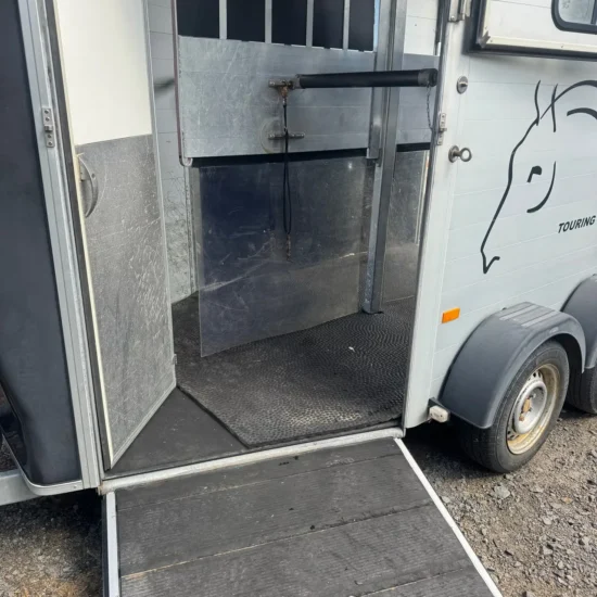 Cheval Liberté Touring Country Pferdeanhänger - 2 Pferde Frontausstieg Sattelkammer Alu/Polyester – Bild 13