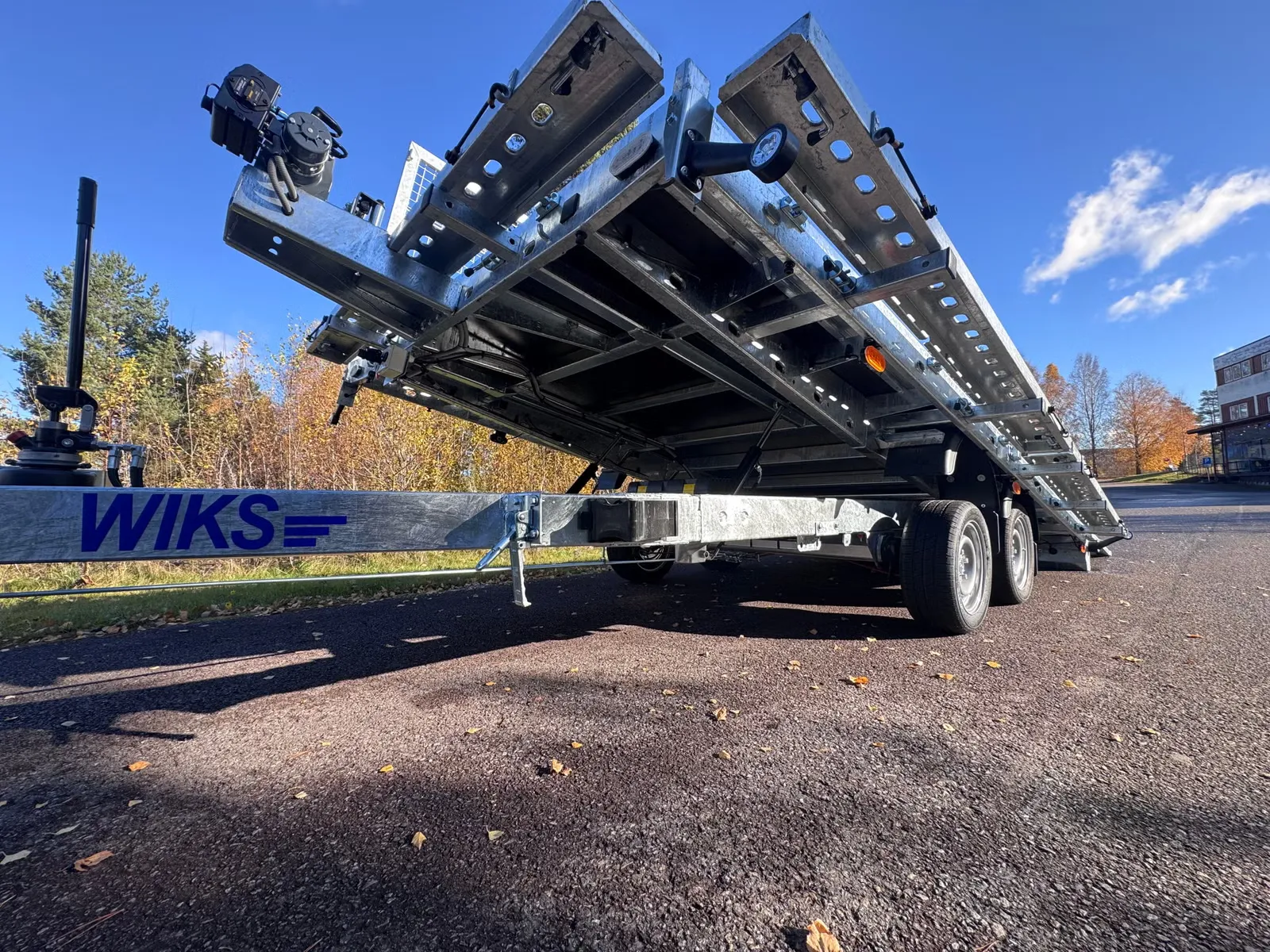 Anhänger Wiks Transformer 35.43 - Hydraulisch ankippbarer, ausklappbarer Multi-Transporter – Bild 6
