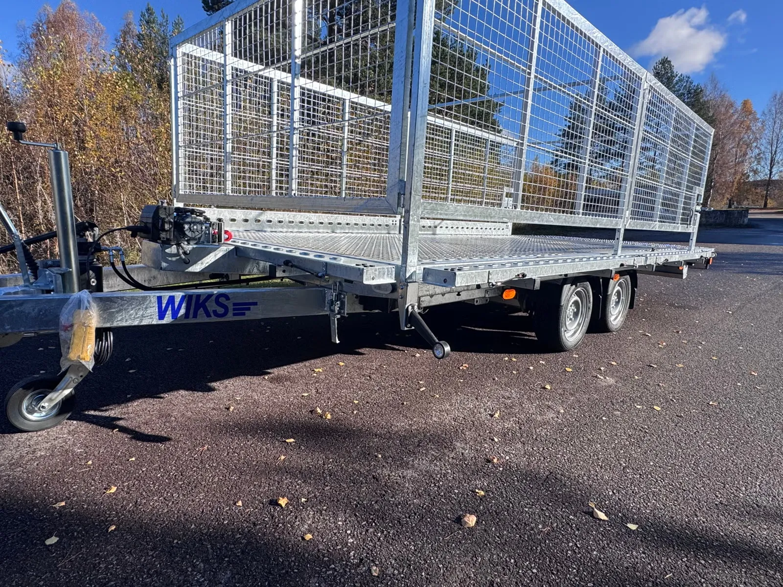 Anhänger Wiks Transformer 35.43 - Hydraulisch ankippbarer, ausklappbarer Multi-Transporter – Bild 2
