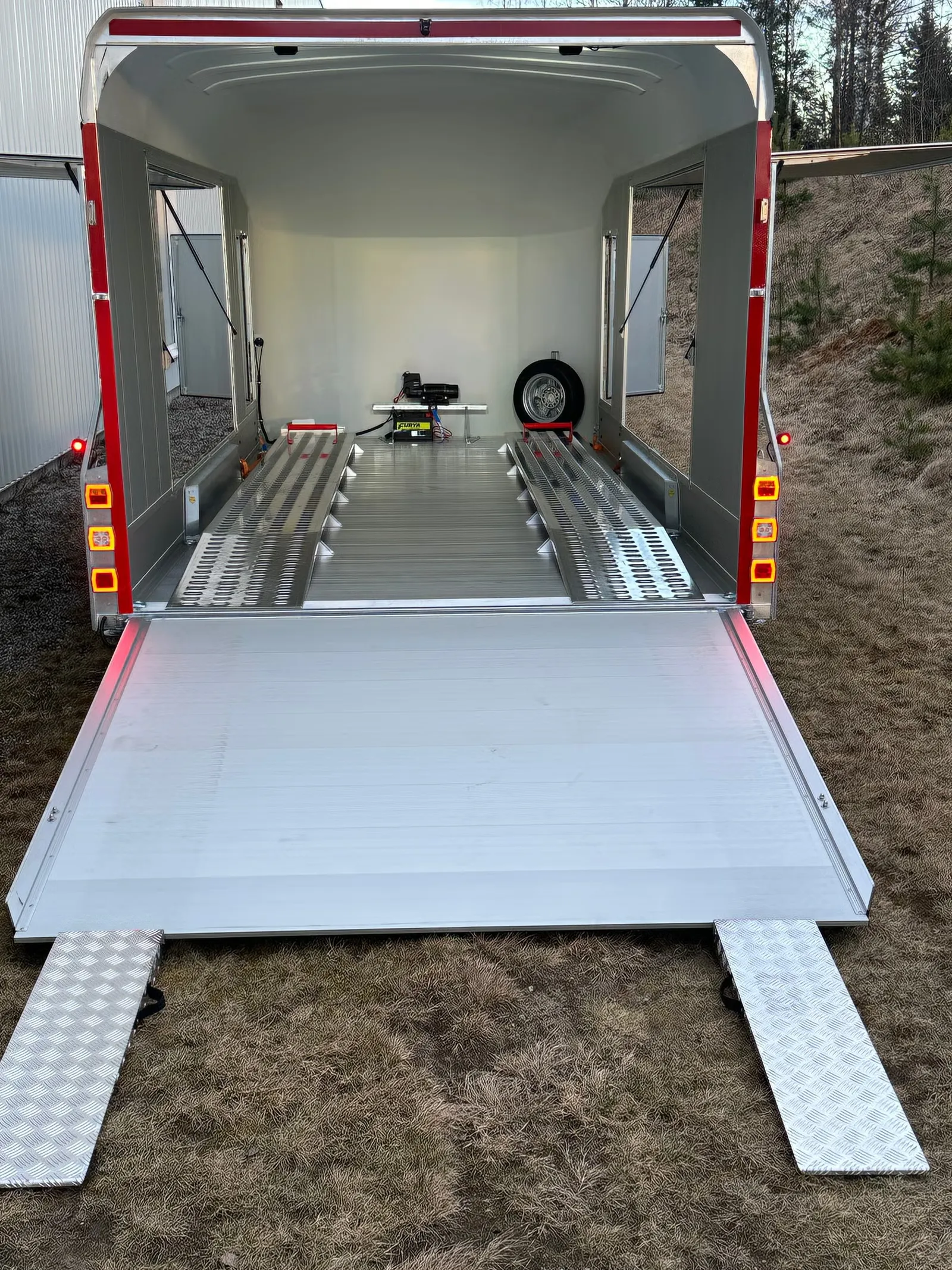 Geschlossener Autotransporter Debon Roadster 2000 (mit Fluggeltüren & Seitentüren) – Bild 7