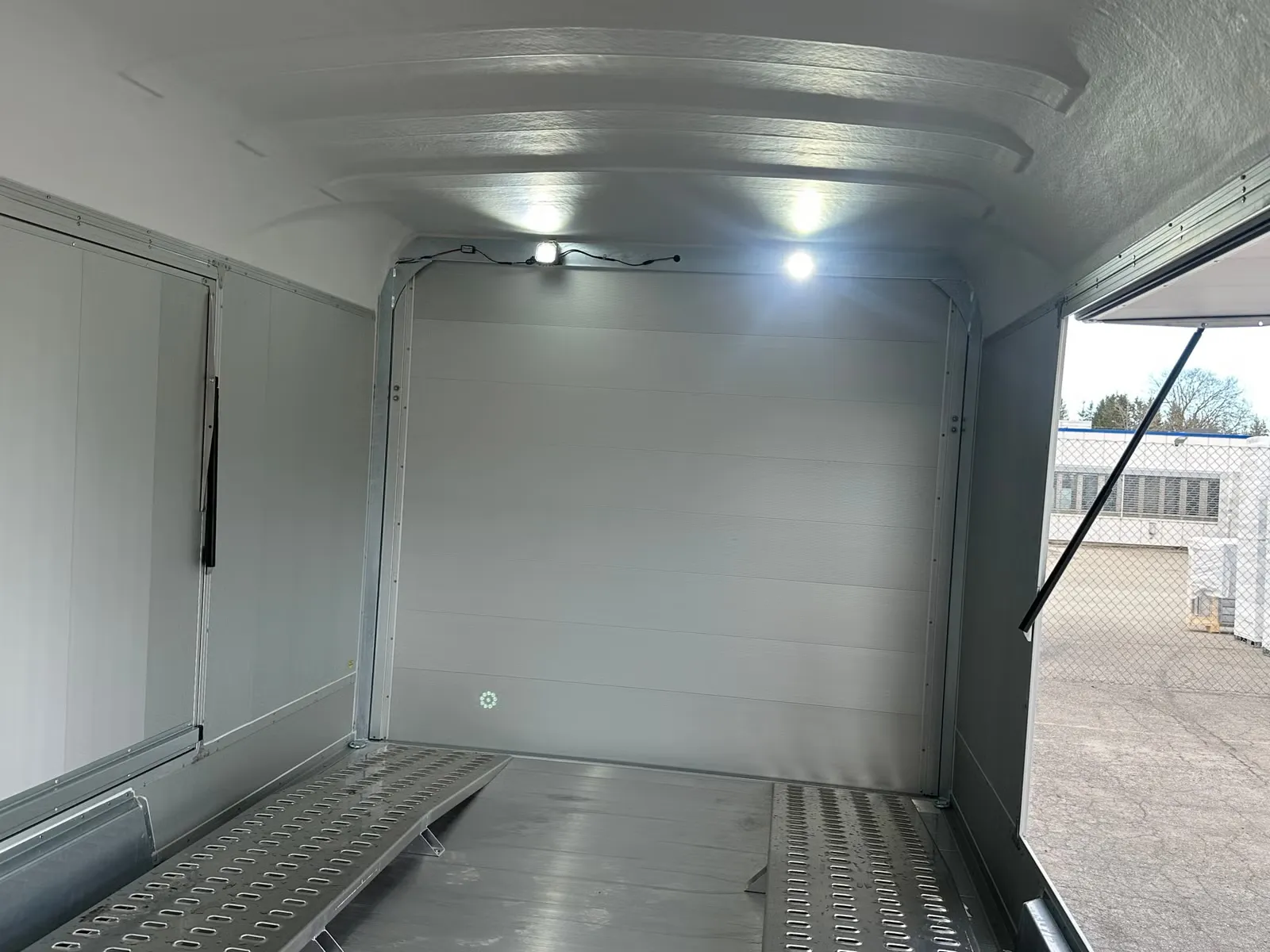 Geschlossener Autotransporter Debon Roadster 2000 (mit Fluggeltüren & Seitentüren) – Bild 8