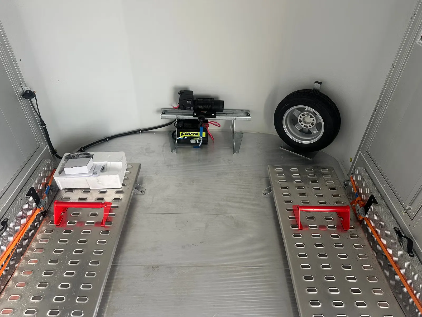 Geschlossener Autotransporter Debon Roadster 2000 (mit Fluggeltüren & Seitentüren) – Bild 9