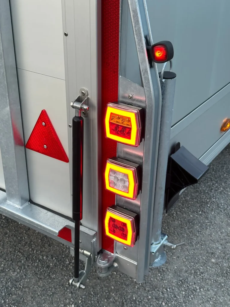 Geschlossener Autotransporter Debon Roadster 2000 (mit Fluggeltüren & Seitentüren)