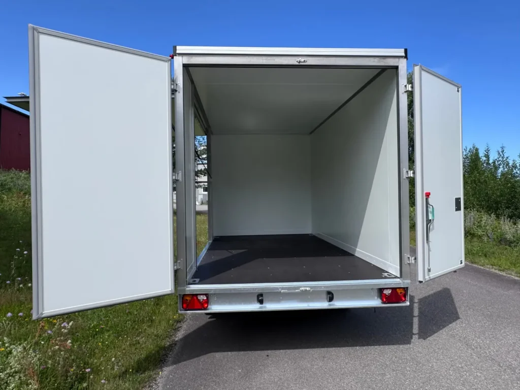 Kofferanhänger Wiks HK E 30.4 D (Isoliert, mit Seitenklappe)