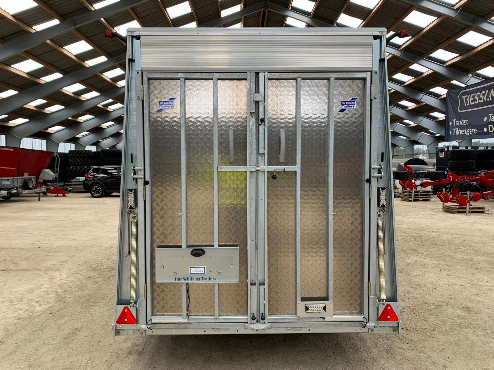 Anhänger Ifor Williams BV126 7 - Großer Profi-Kofferanhänger (Höhe: 2,14 m) – Bild 8