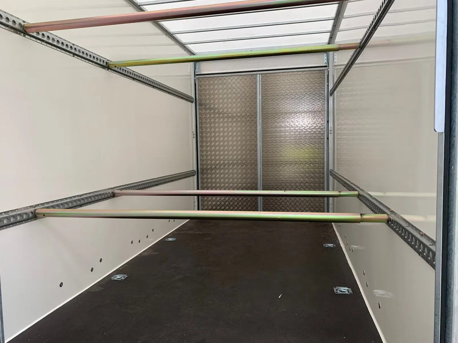 Anhänger Ifor Williams BV126 7 - Großer Profi-Kofferanhänger (Höhe: 2,14 m) – Bild 9