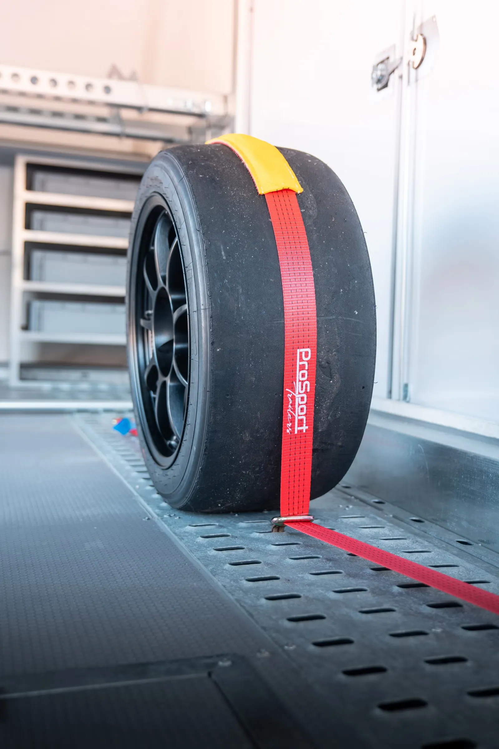 Geschlossener Autotransporter ProSport Trailers T3 (Nordic Edition) – Bild 9