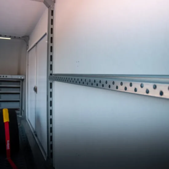 Geschlossener Autotransporter ProSport Trailers T3 (Nordic Edition) – Bild 18