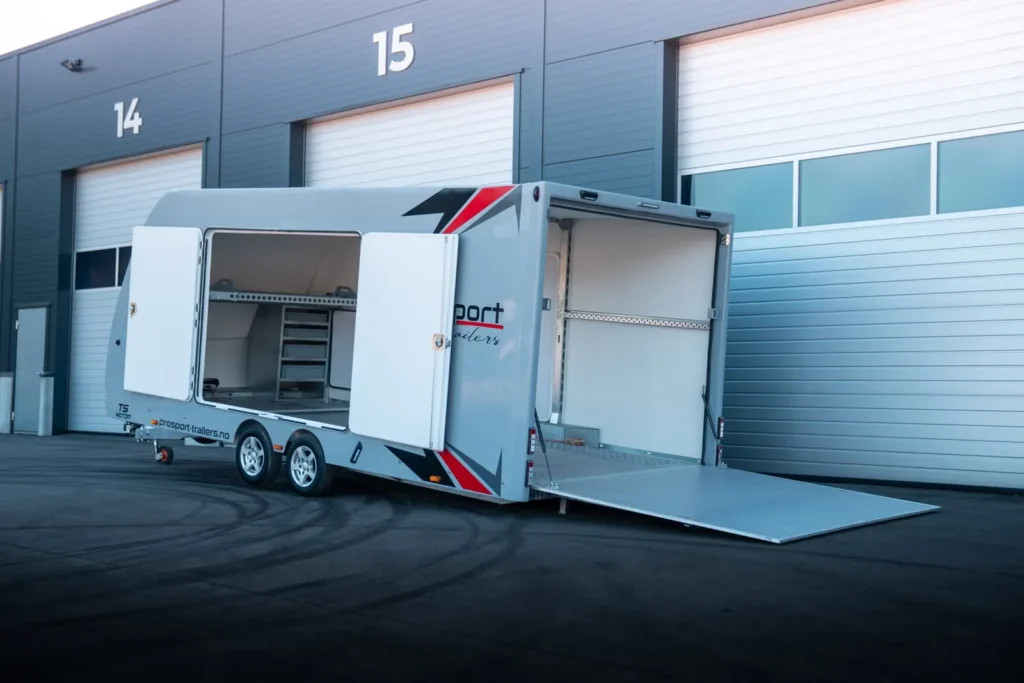 Geschlossener Autotransporter ProSport Trailers T3 (Nordic Edition)