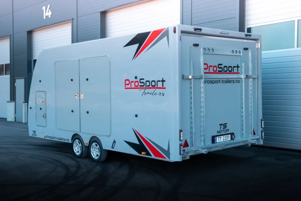 Geschlossener Autotransporter ProSport Trailers T3 (Nordic Edition)