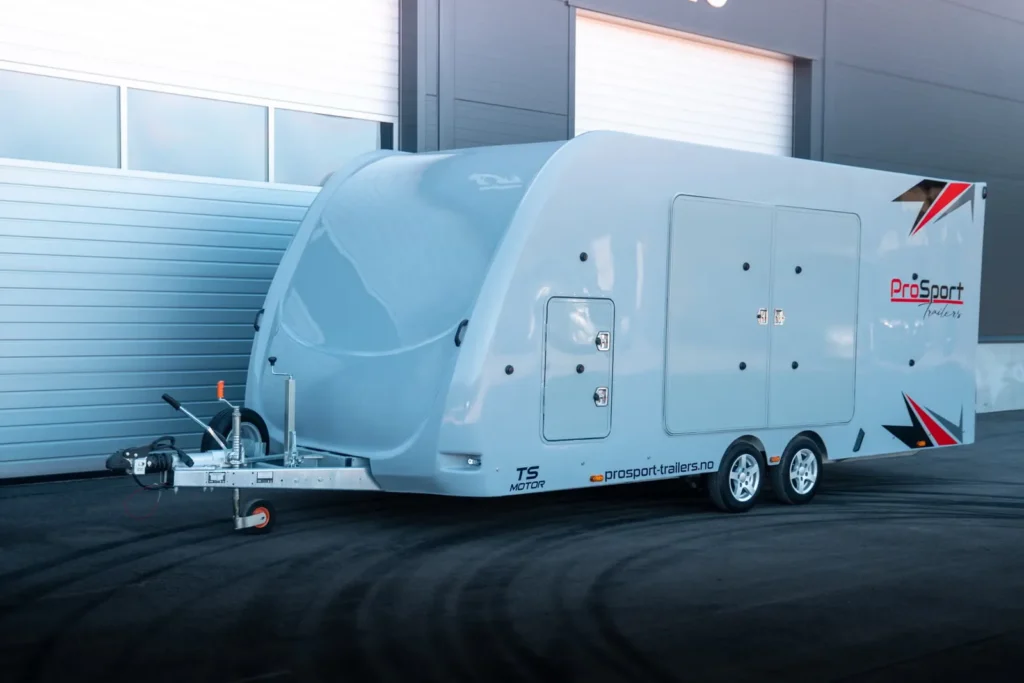 Geschlossener Autotransporter ProSport Trailers T3 (Nordic Edition)