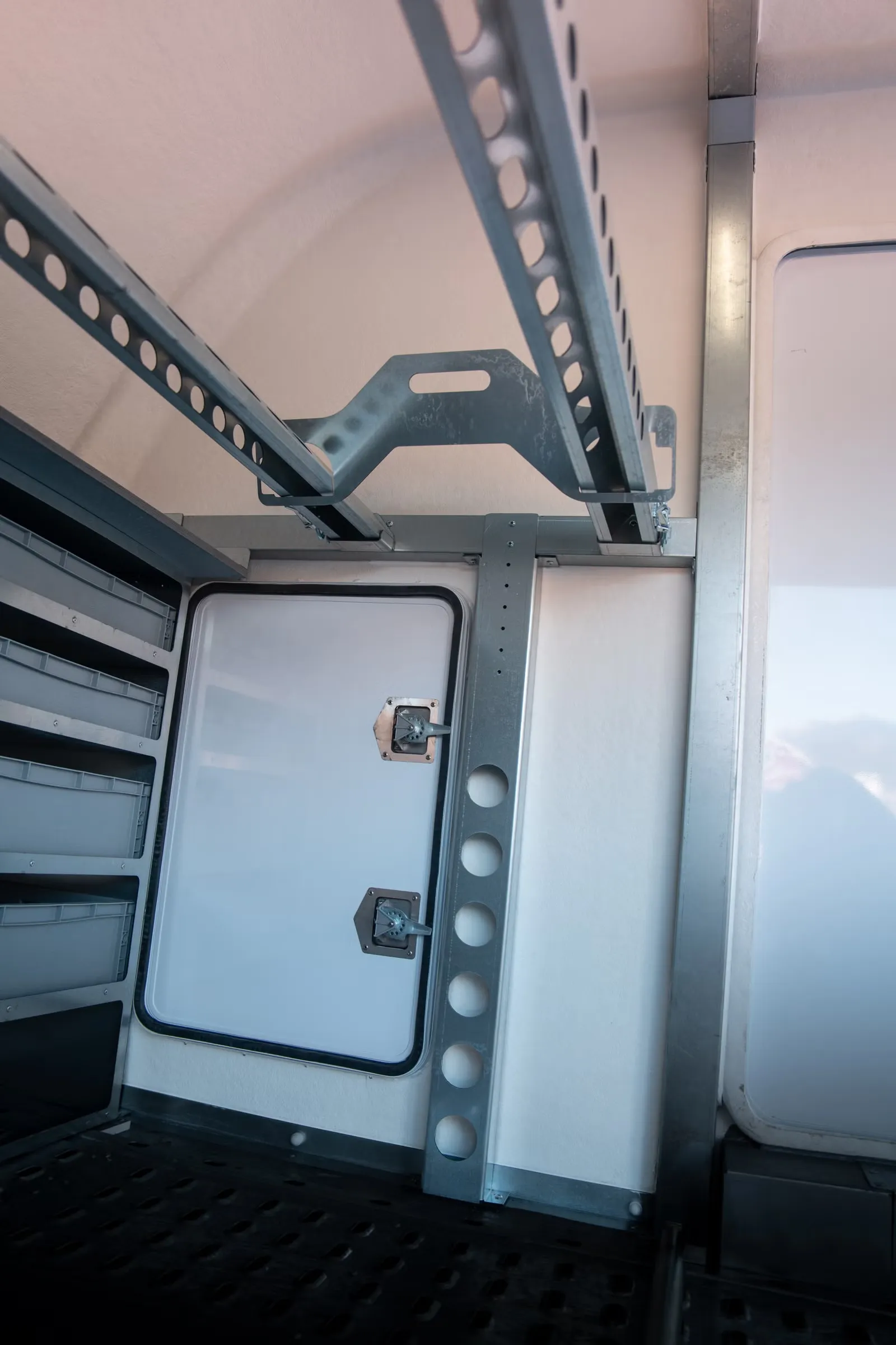 Geschlossener Autotransporter ProSport Trailers T3 (Nordic Edition) – Bild 11