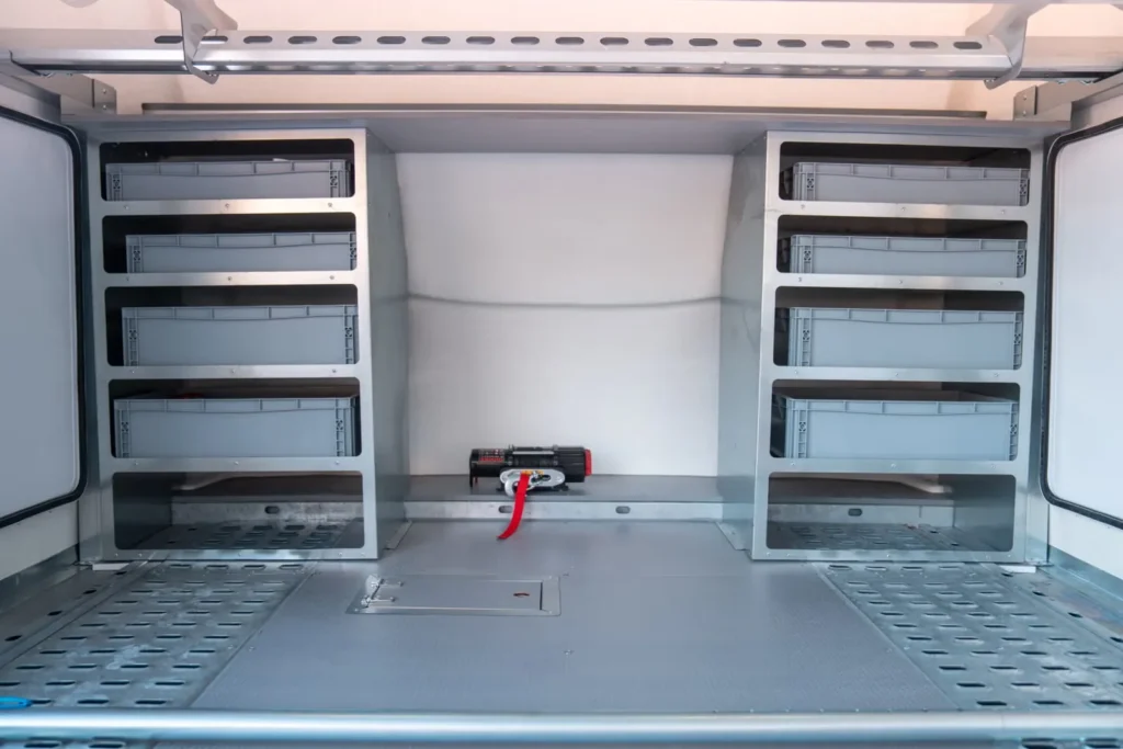 Geschlossener Autotransporter ProSport Trailers T3 (Nordic Edition)
