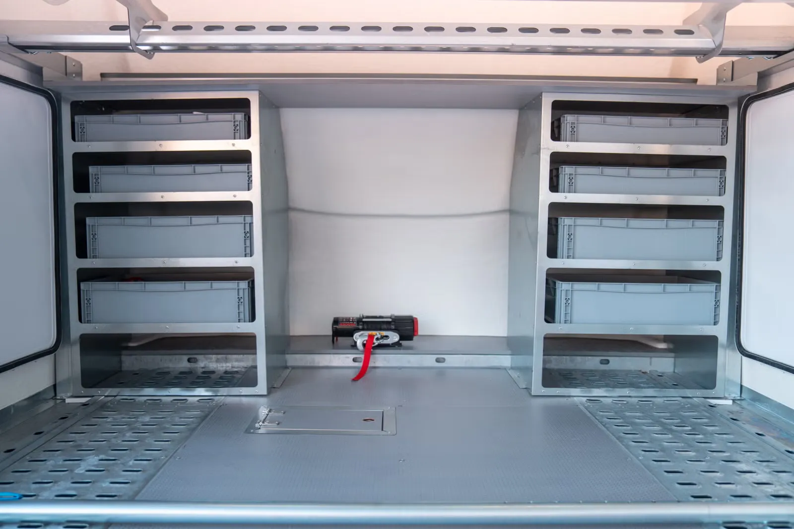Geschlossener Autotransporter ProSport Trailers T3 (Nordic Edition) – Bild 17