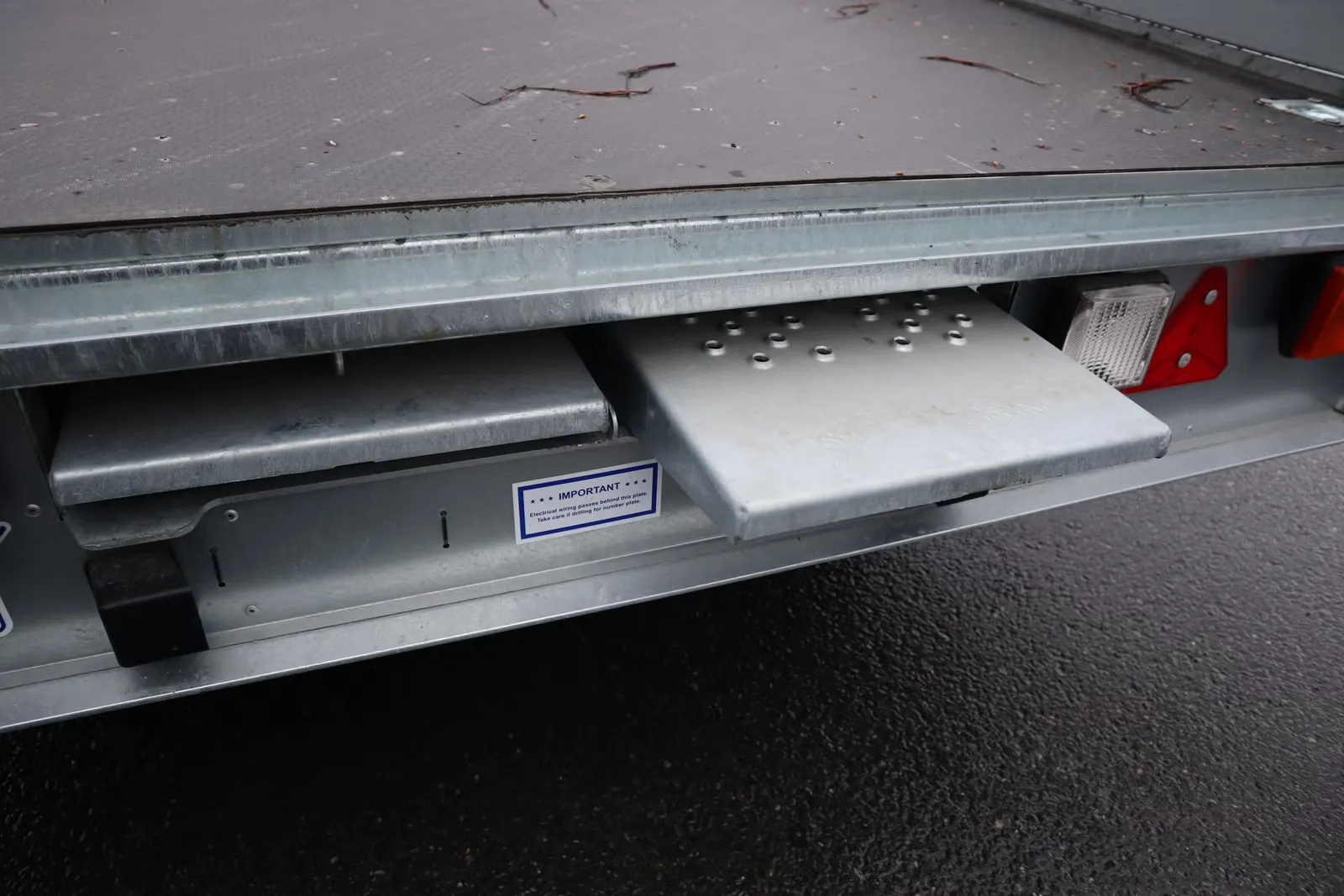 Anhänger Ifor Williams LM126 G (Flachbett- / Pritschenanhänger mit Bordwänden) – Bild 3