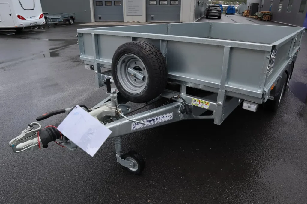 Anhänger Ifor Williams LM126 G (Flachbett- / Pritschenanhänger mit Bordwänden)