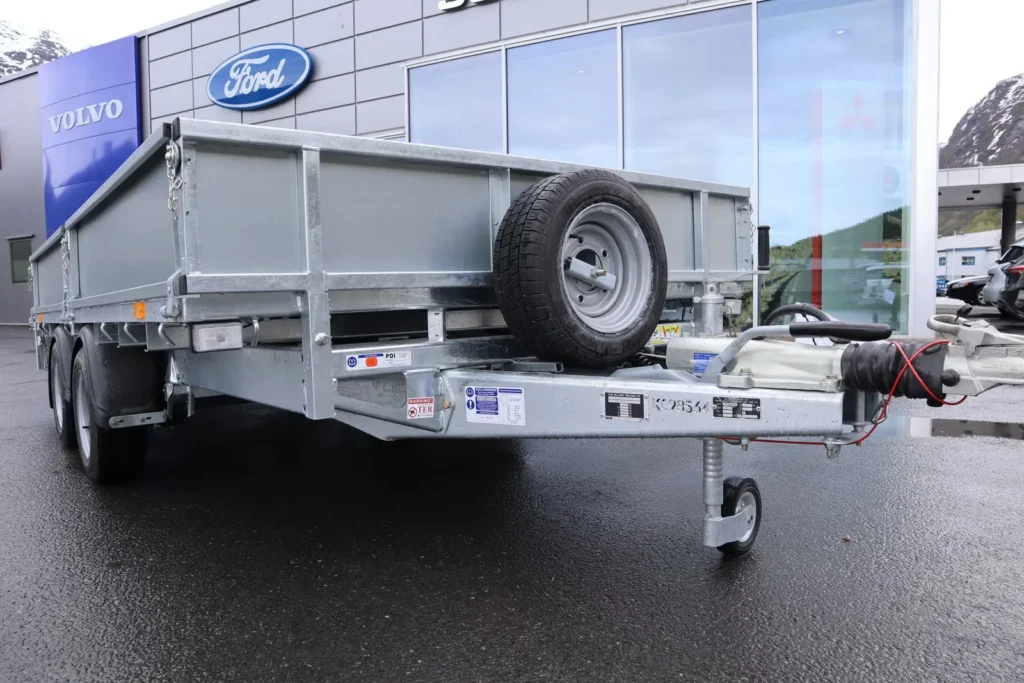 Anhänger Ifor Williams LM126 G (Flachbett- / Pritschenanhänger mit Bordwänden)