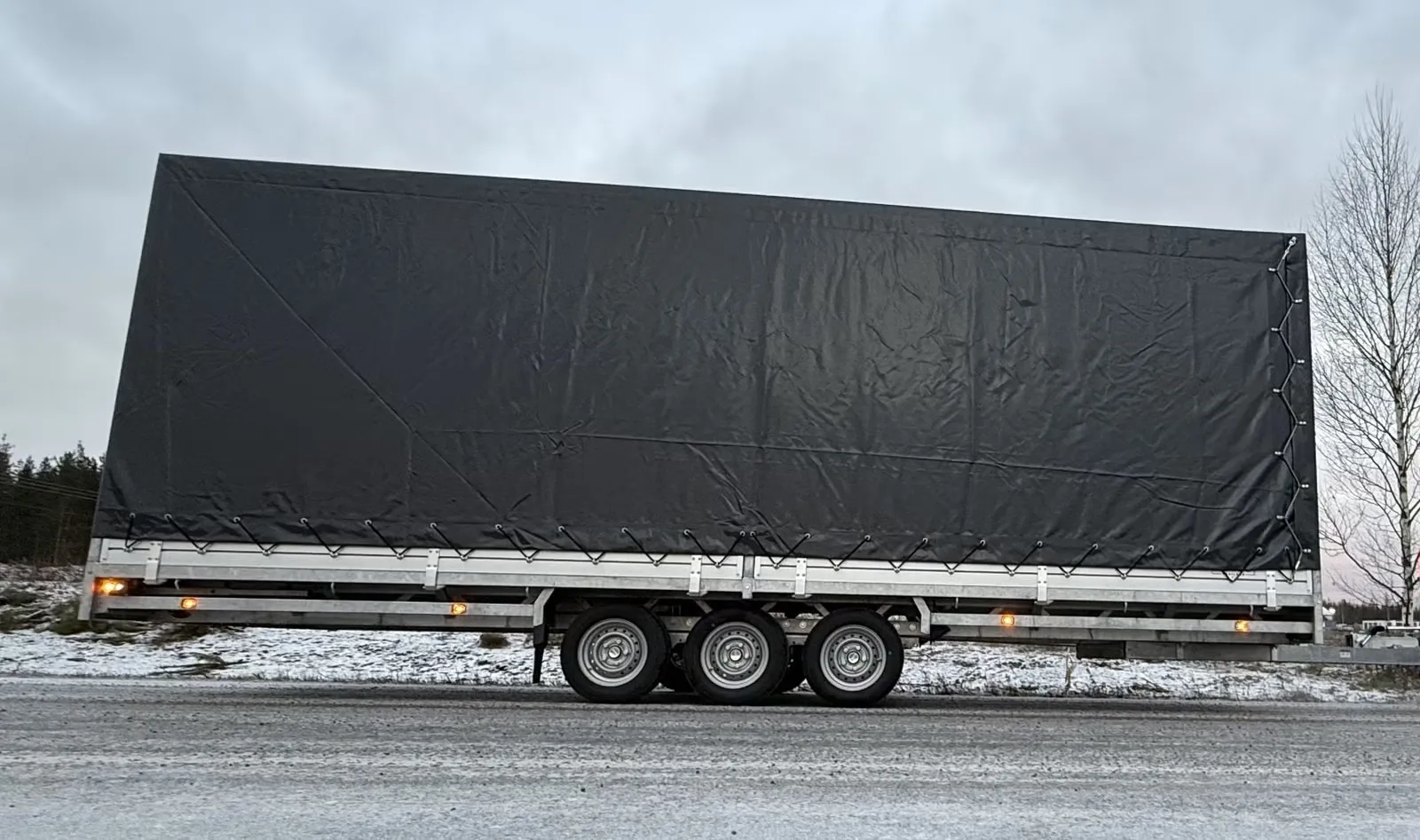 Anhänger Hulco MEDAX-3 3500 611×223 (Hochlader mit Hochplane, 3-Achser) – Bild 3