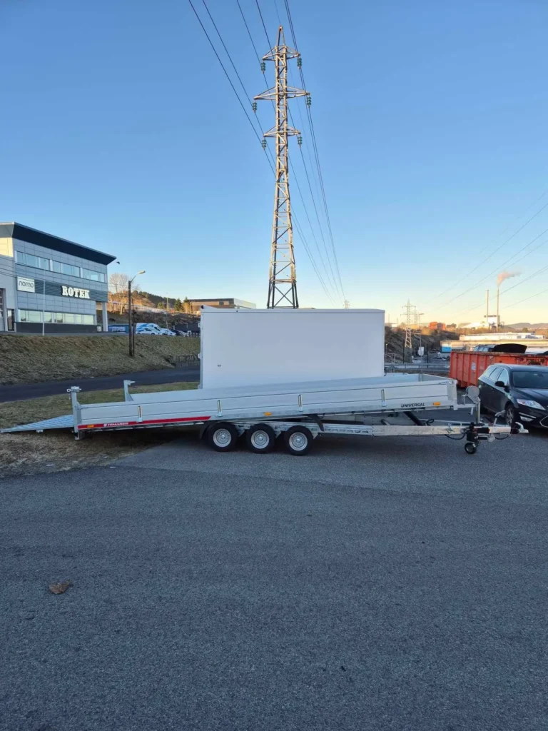 Anhänger Temared Builder 3-Achser - Hydraulisch ankippbarer Baumaschinen- & Fahrzeugtransporter