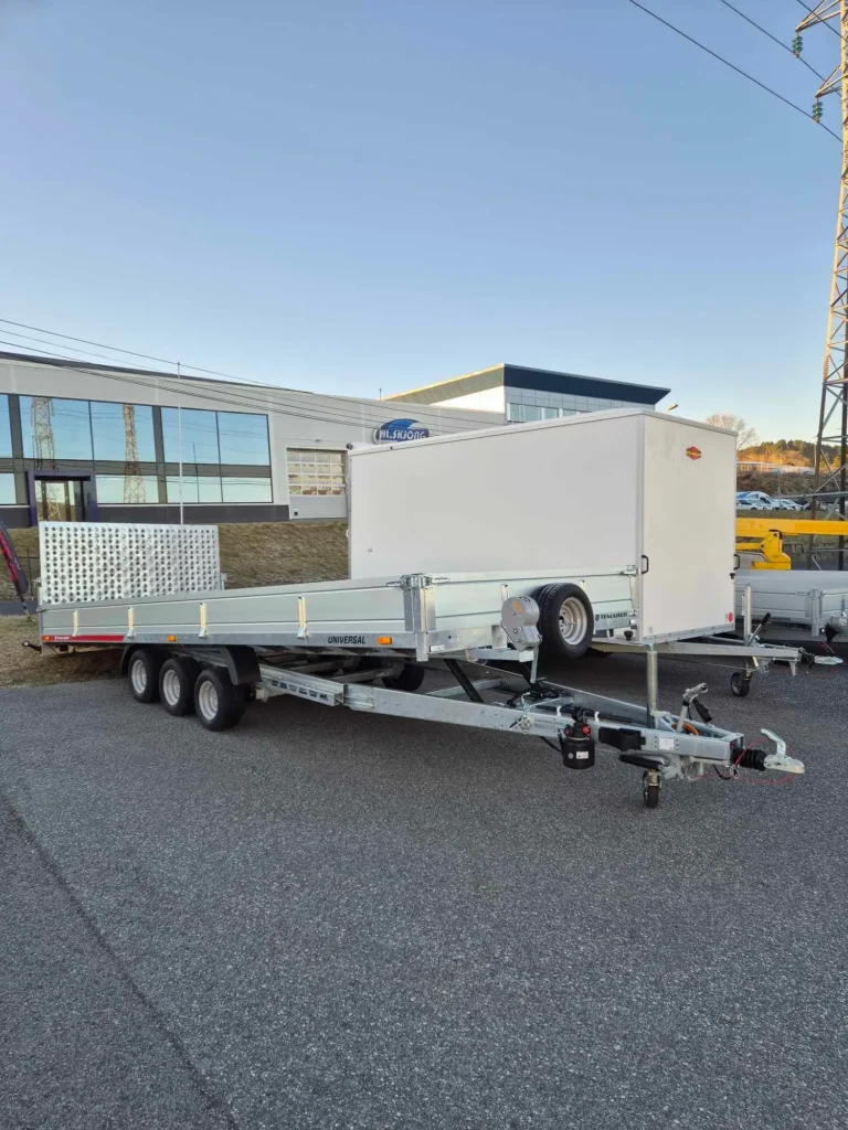 Anhänger Temared Builder 3-Achser - Hydraulisch ankippbarer Baumaschinen- & Fahrzeugtransporter