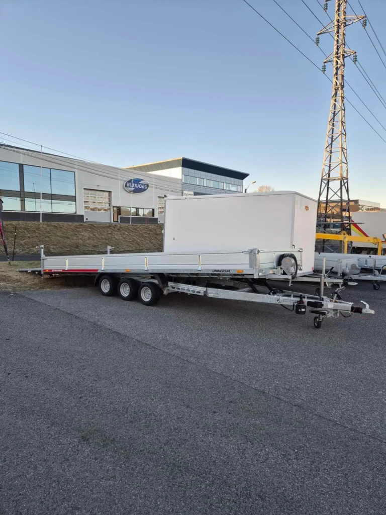Anhänger Temared Builder 3-Achser - Hydraulisch ankippbarer Baumaschinen- & Fahrzeugtransporter