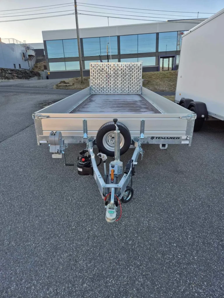 Anhänger Temared Builder 3-Achser - Hydraulisch ankippbarer Baumaschinen- & Fahrzeugtransporter
