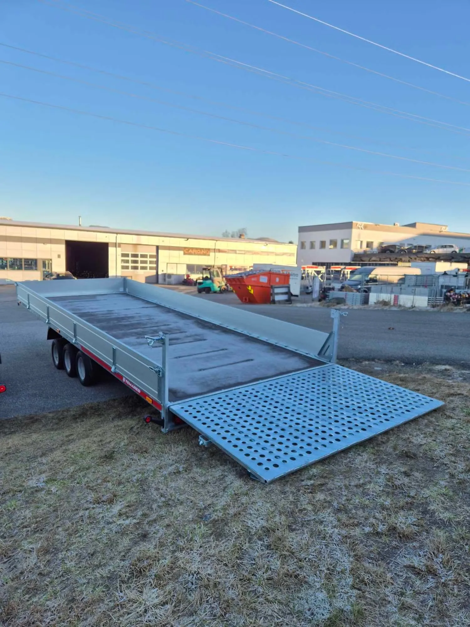 Anhänger Temared Builder 3-Achser - Hydraulisch ankippbarer Baumaschinen- & Fahrzeugtransporter – Bild 10