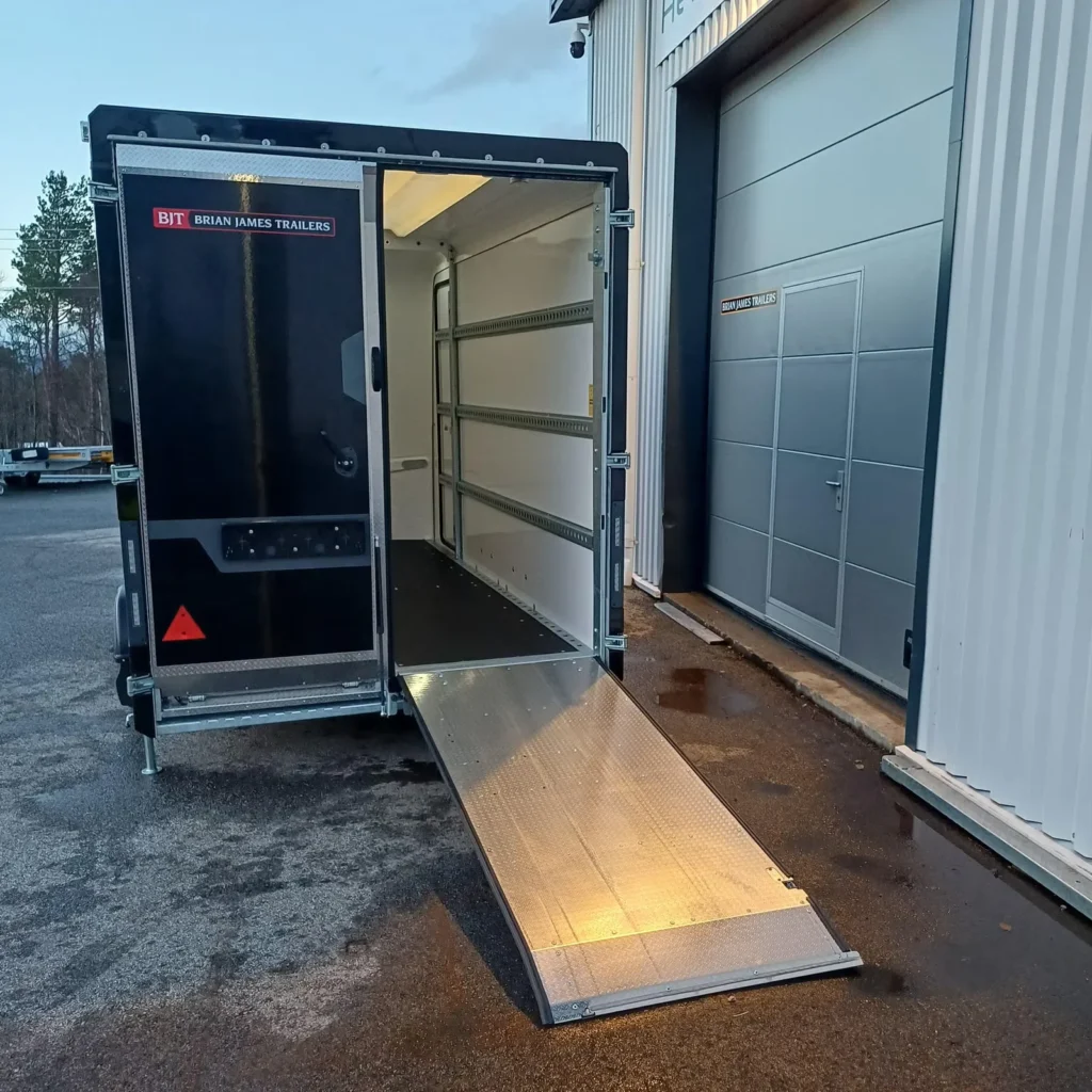 Kofferanhänger Brian James Cargo Shuttler / High-Spec Box (600-3518-27-2-12-B)