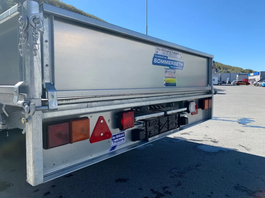 Anhänger Ifor Williams LM146 (Flachbett- / Pritschenanhänger mit Bordwänden)