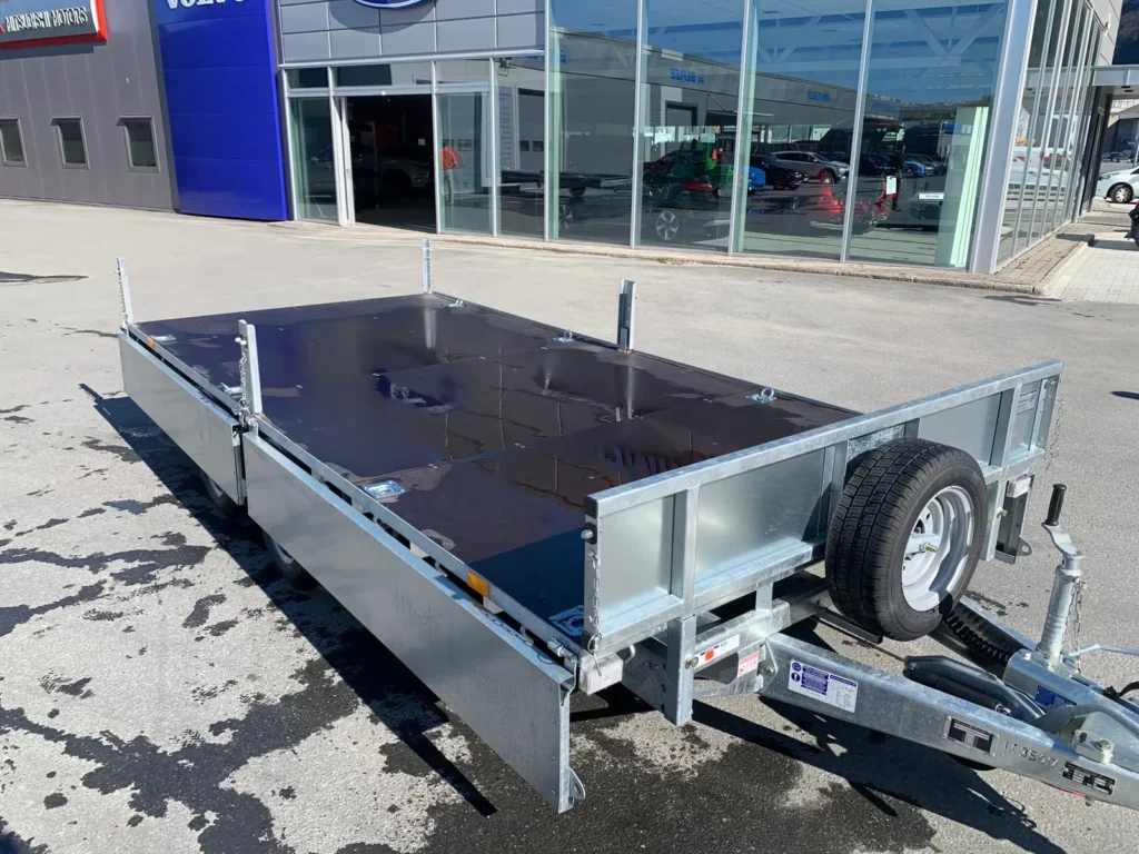 Anhänger Ifor Williams LM146 (Flachbett- / Pritschenanhänger mit Bordwänden)