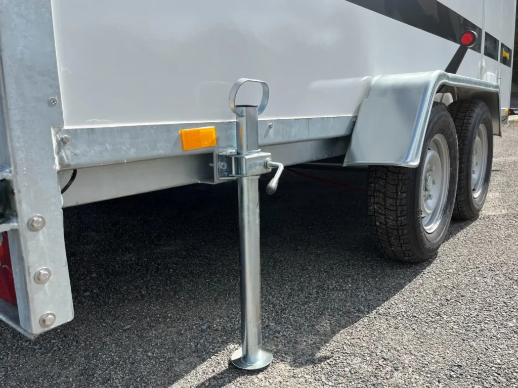 Kofferanhänger Norgeshengern F2541 Cargo (Isoliert, mit Kombi-Rampe)