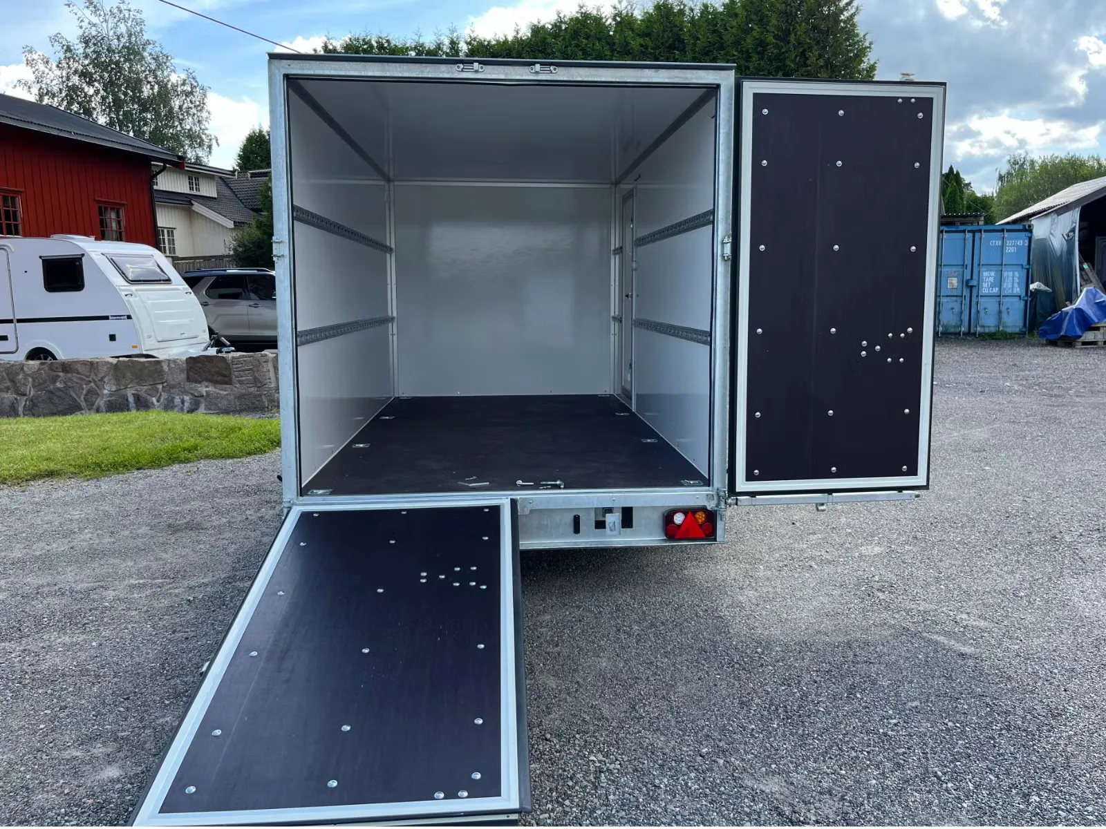 Kofferanhänger Norgeshengern F2541 Cargo (Isoliert, mit Kombi-Rampe) – Bild 18