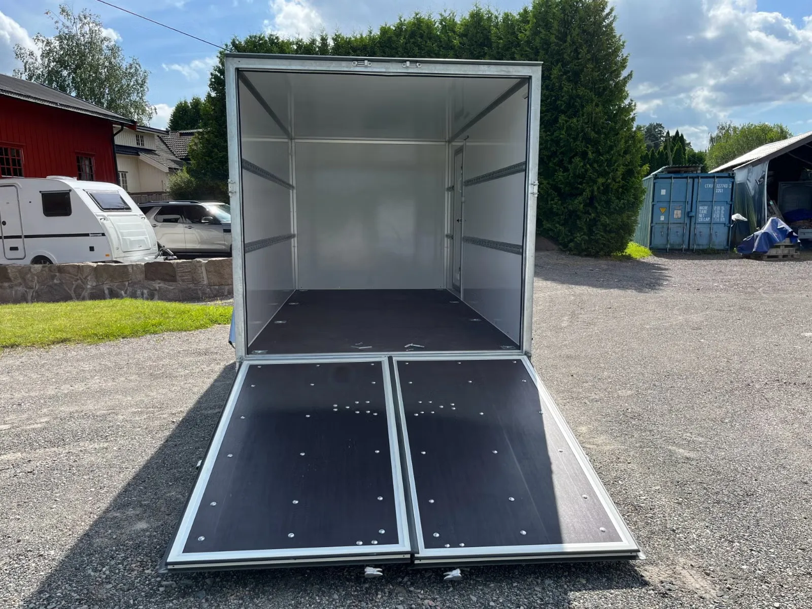 Kofferanhänger Norgeshengern F2541 Cargo (Isoliert, mit Kombi-Rampe) – Bild 15