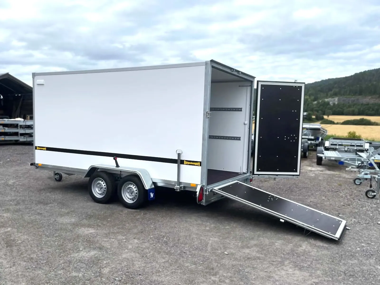 Kofferanhänger Norgeshengern F2541 Cargo (Isoliert, mit Kombi-Rampe) – Bild 4