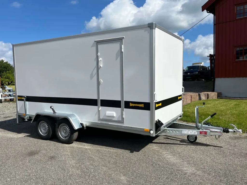 Kofferanhänger Norgeshengern F2541 Cargo (Isoliert, mit Kombi-Rampe)