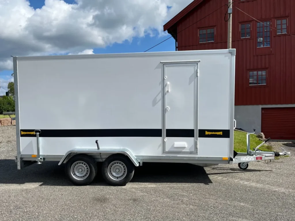 Kofferanhänger Norgeshengern F2541 Cargo (Isoliert, mit Kombi-Rampe)