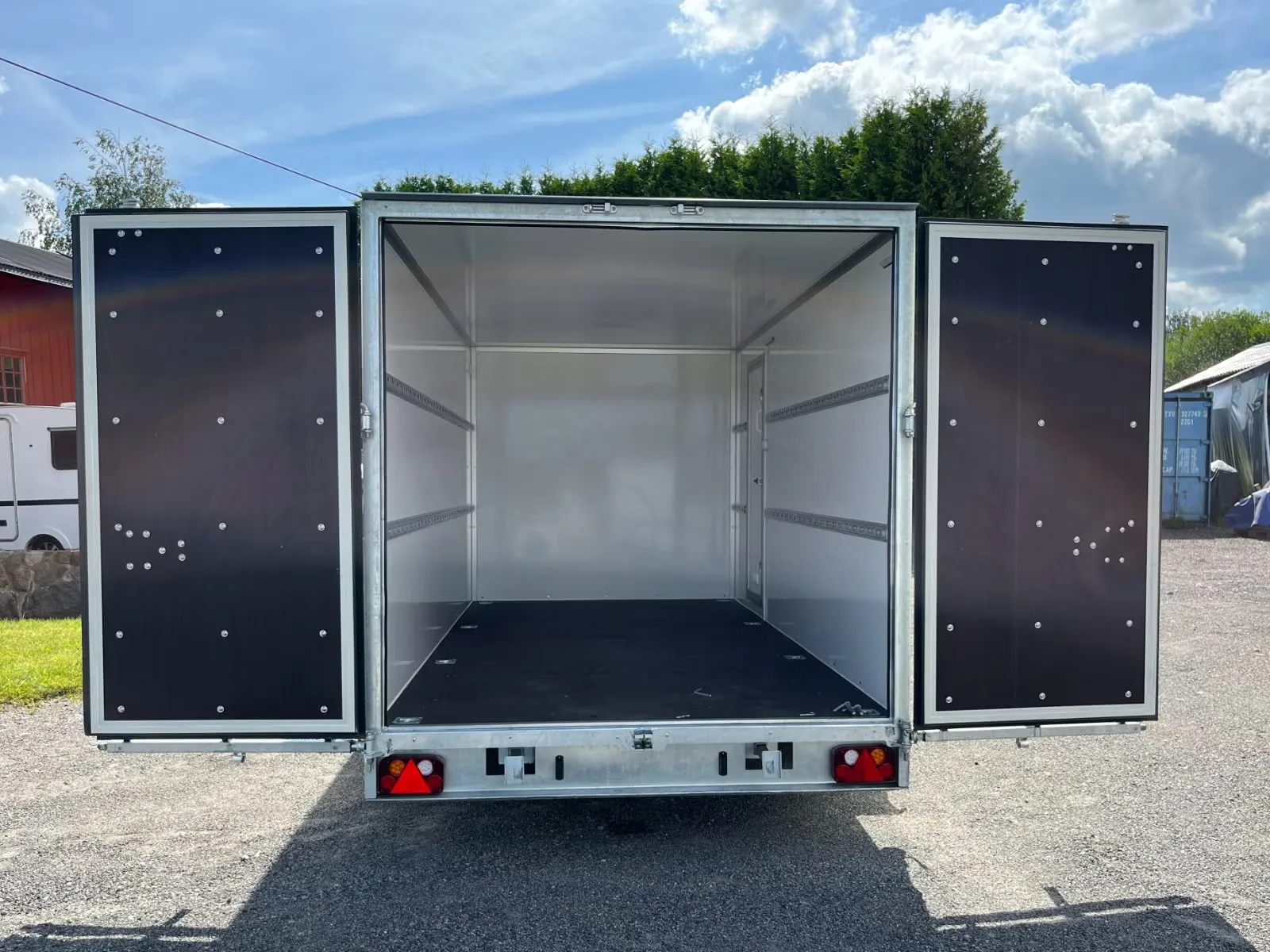 Kofferanhänger Norgeshengern F2541 Cargo (Isoliert, mit Kombi-Rampe) – Bild 17