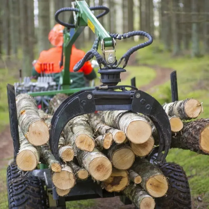 TV-Rückewagen / Forstanhänger Kellfri 2 Tonnen (mit 3,6 m Kran & 9 PS Benzinmotor)