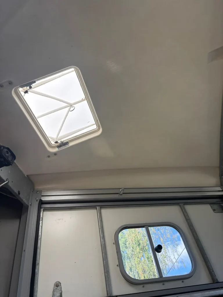 Ifor Williams HB511 Pferdeanhänger - 2 Pferde bis 17.2 hh Alu Frontausstieg 2700kg