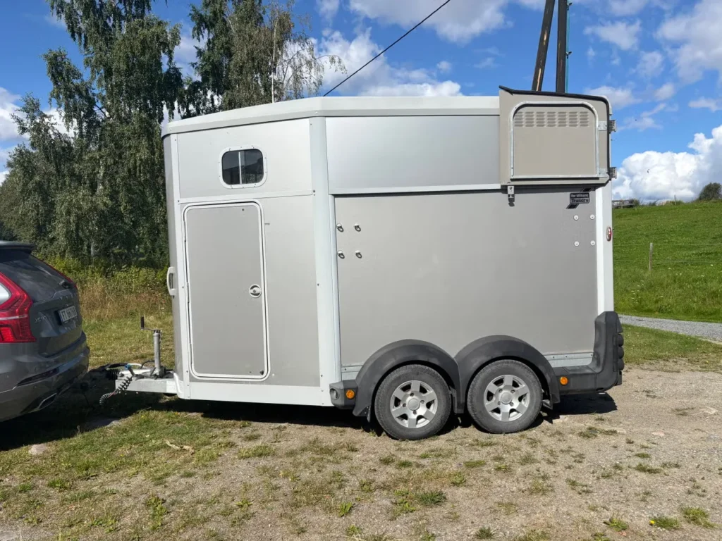 Ifor Williams HB511 Pferdeanhänger - 2 Pferde bis 17.2 hh Alu Frontausstieg 2700kg